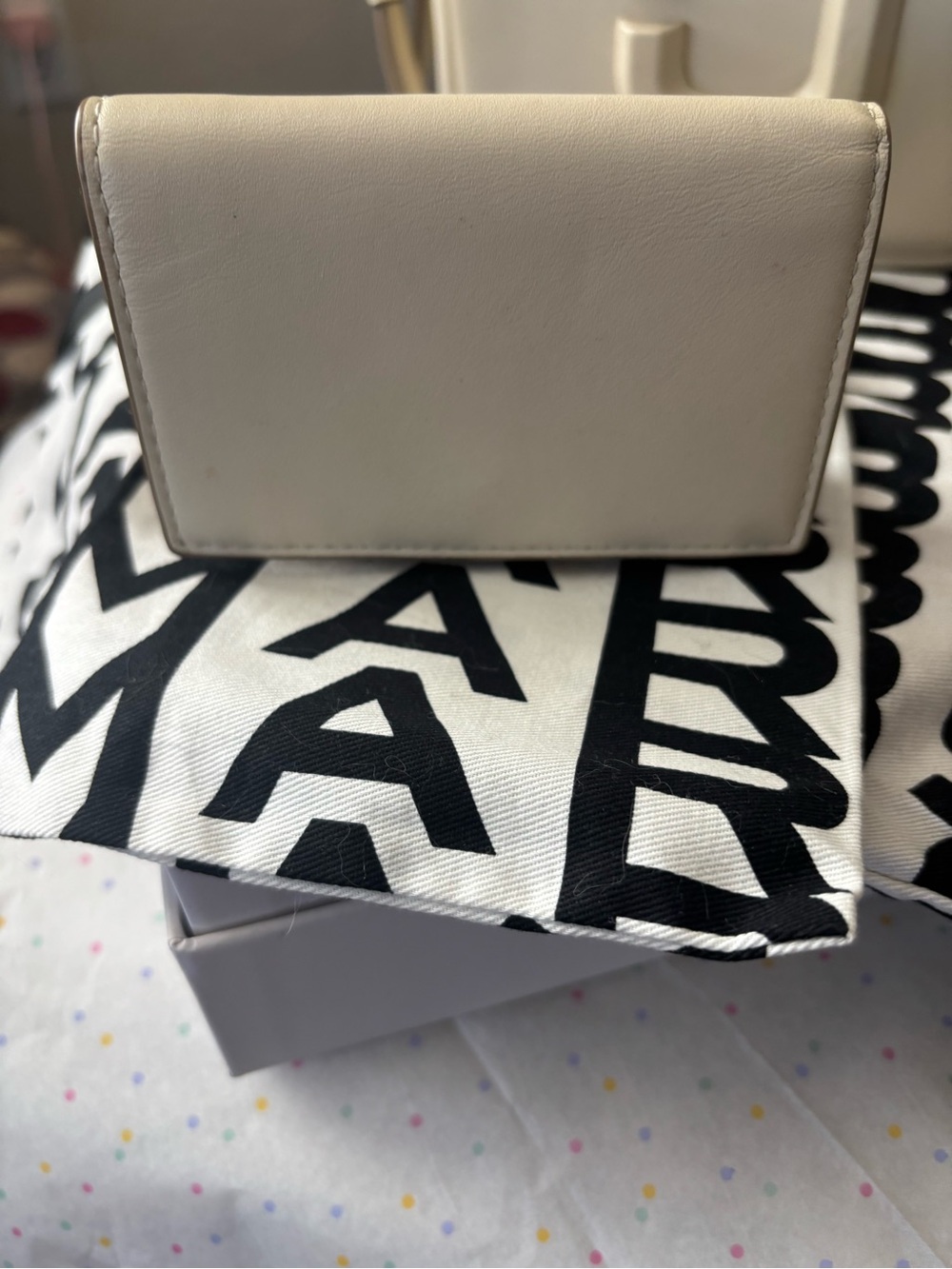 Marc Jacobs THE CUBE Beige matching with Beige WALLET♥️ - Picture 13 of 16